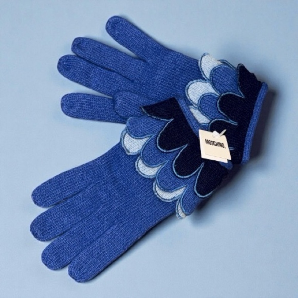 Moschino Blue and Navy Knit Gloves with Scallop Accents NWT